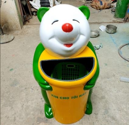 Thùng rác gấu trúc composite
