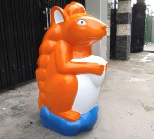 Thùng rác sóc con